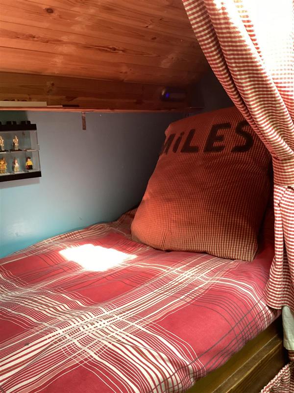 Incredible family home built on a bluebird Scholl bus Incredible family home built on a bluebird Scholl bus