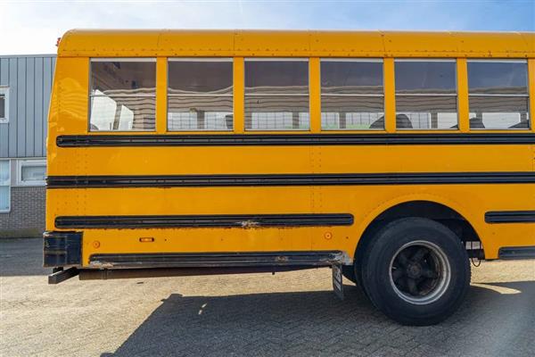 1998 International Harvester School bus located in Holland 1998 International Harvester School bus located in Holland