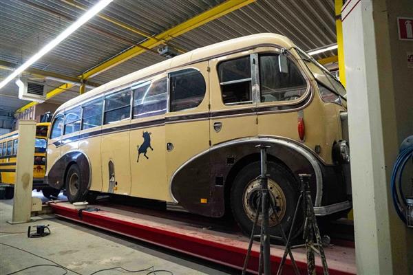 1950 GUY ARAB 30 SEAT COACH IN HOLLAND